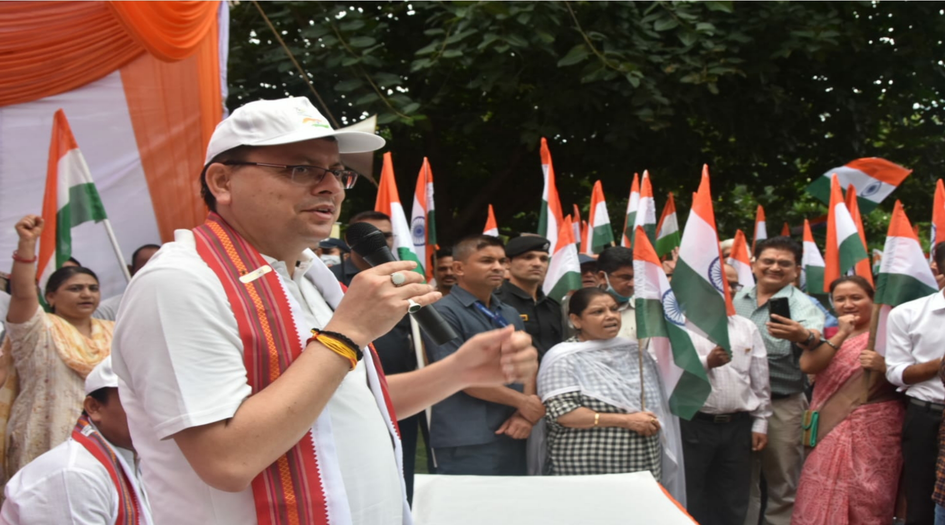 मुख्यमंत्री पुष्कर सिंह धामी ने गांधी पार्क देहरादून में हर-हर तिरंगा कार्यक्रम के अंतर्गत आयोजित रैली में किया प्रतिभाग।